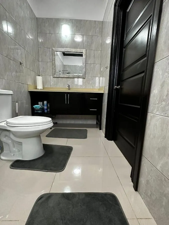 Luxury Living Modern Contemporary Home With Brand New Pool In Manor Park 0*, Kingston Jamajka