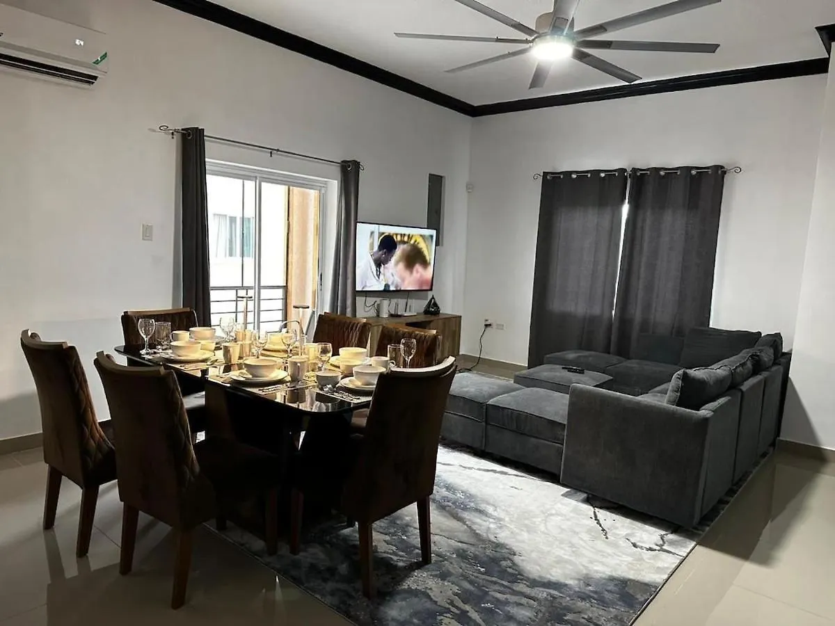 Luxury Living Modern Contemporary Home With Brand New Pool In Manor Park Apartament