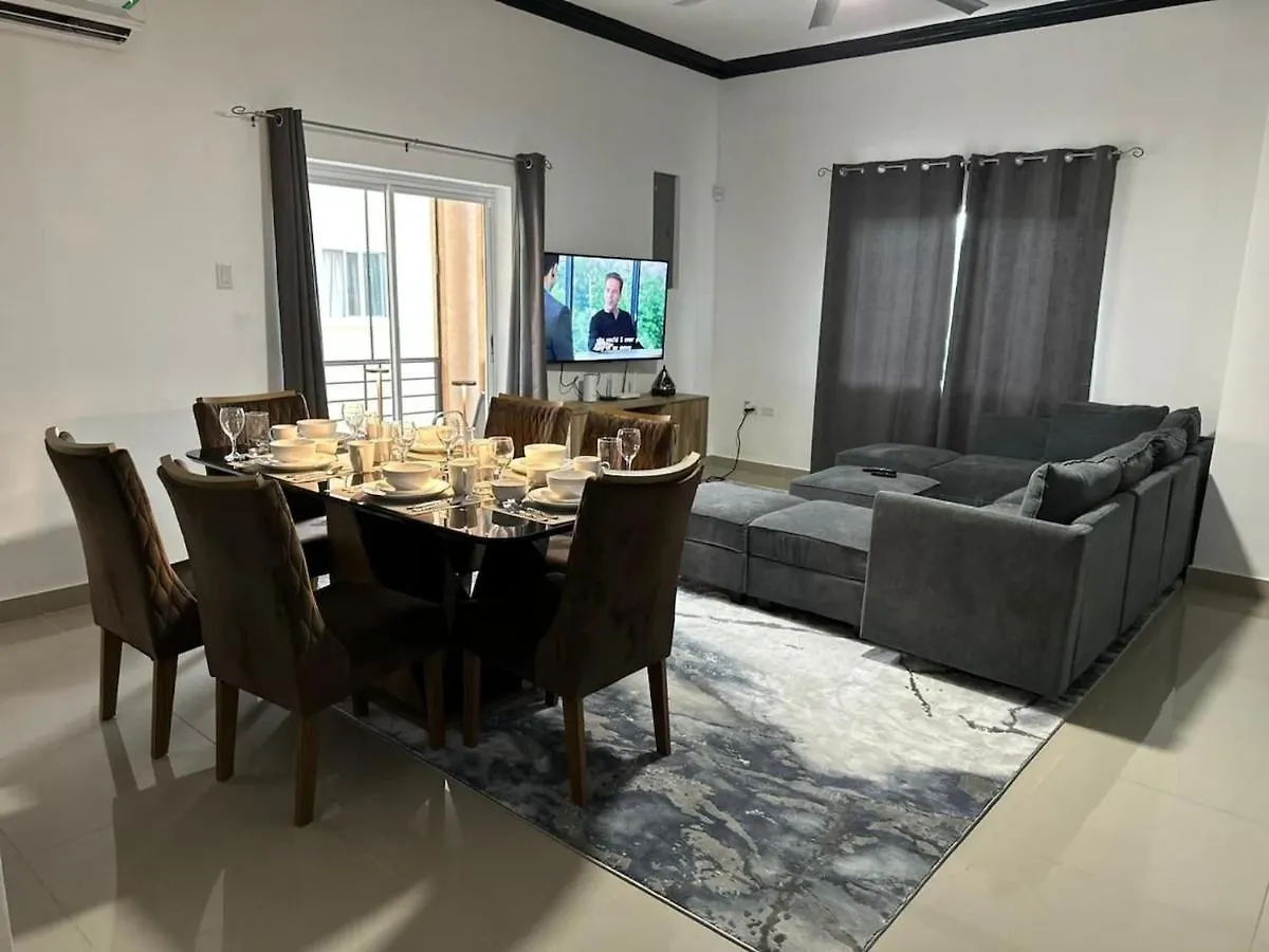 Luxury Living Modern Contemporary Home With Brand New Pool In Manor Park Apartament